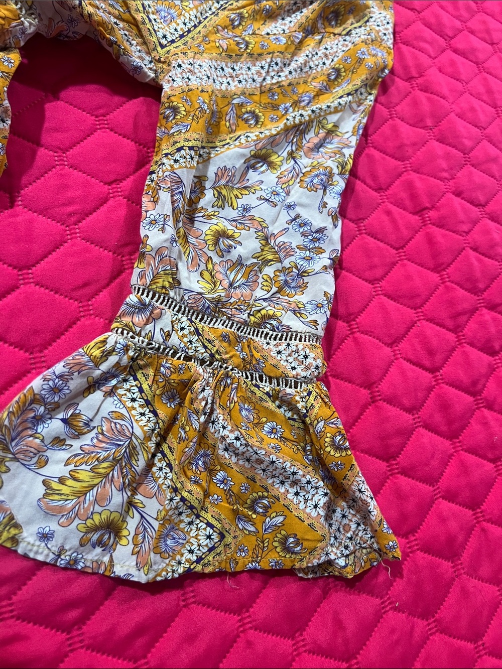 Jaase Mustard Floral Boho Peasant Blouse - Picture 3 of 9